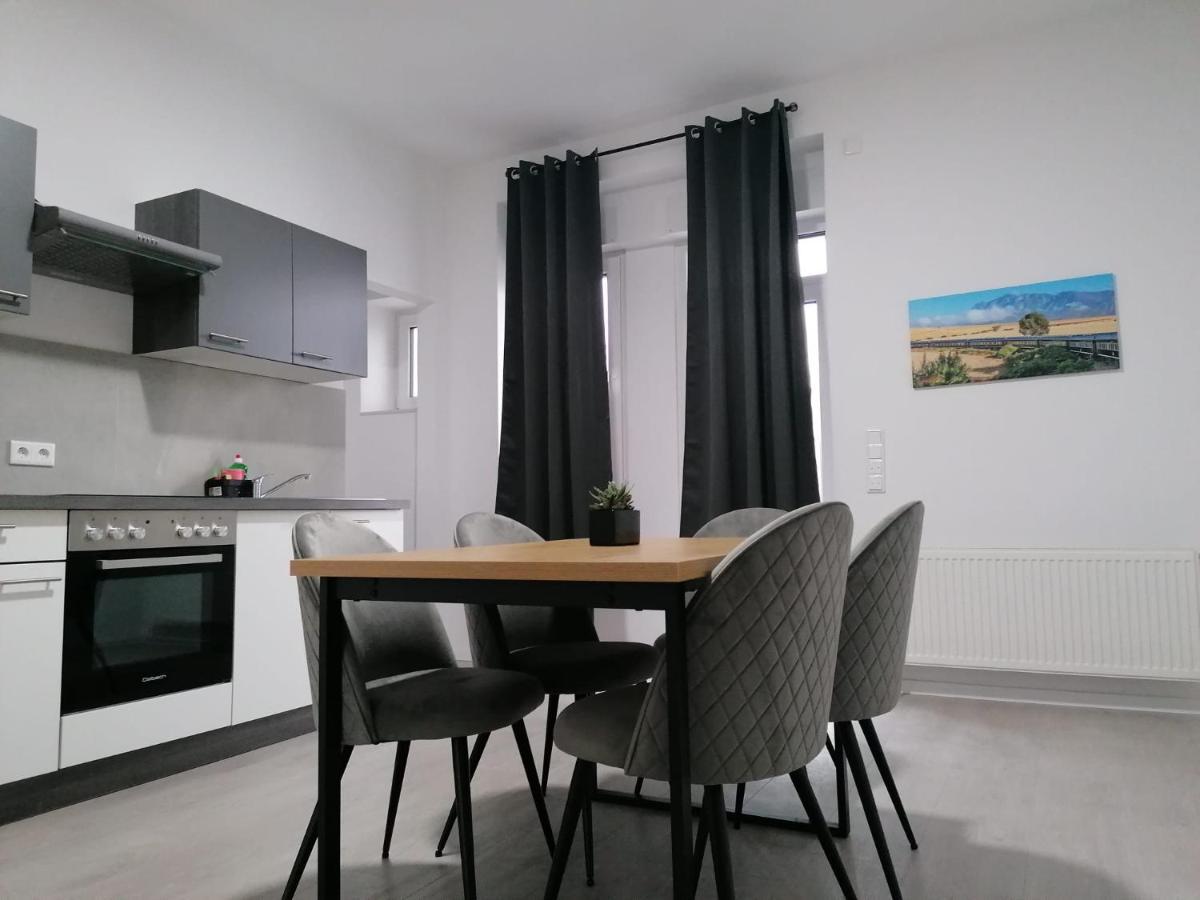 Estrella24 Living Rooms Tokio Herne Exterior photo