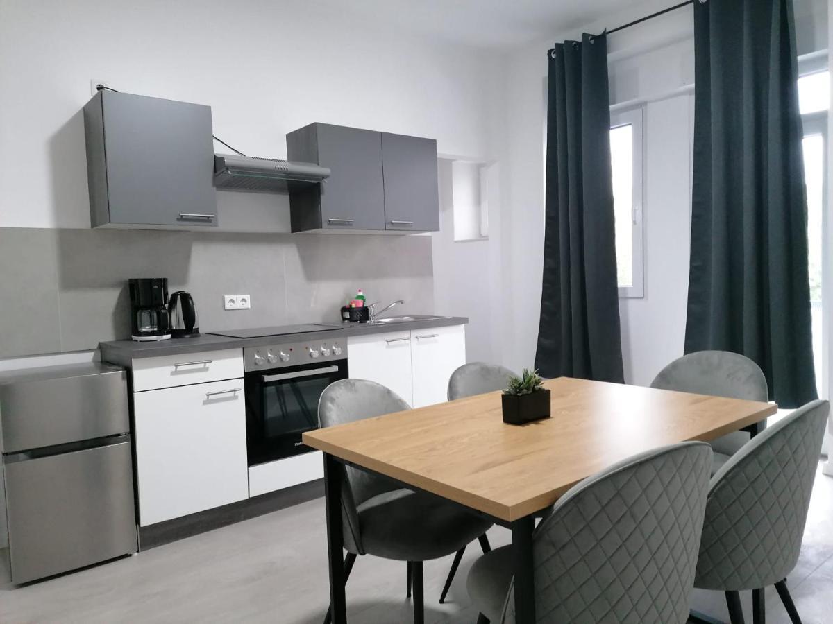 Estrella24 Living Rooms Tokio Herne Exterior photo